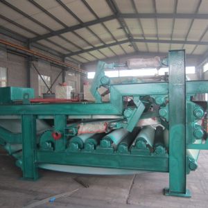 污泥脫水固液分離裝置三網(wǎng)帶式壓濾機(jī)污泥脫水設(shè)備優(yōu)點(diǎn)  